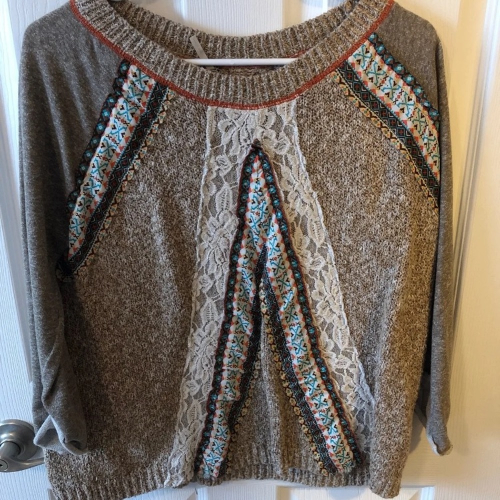 BKE size M sweater
